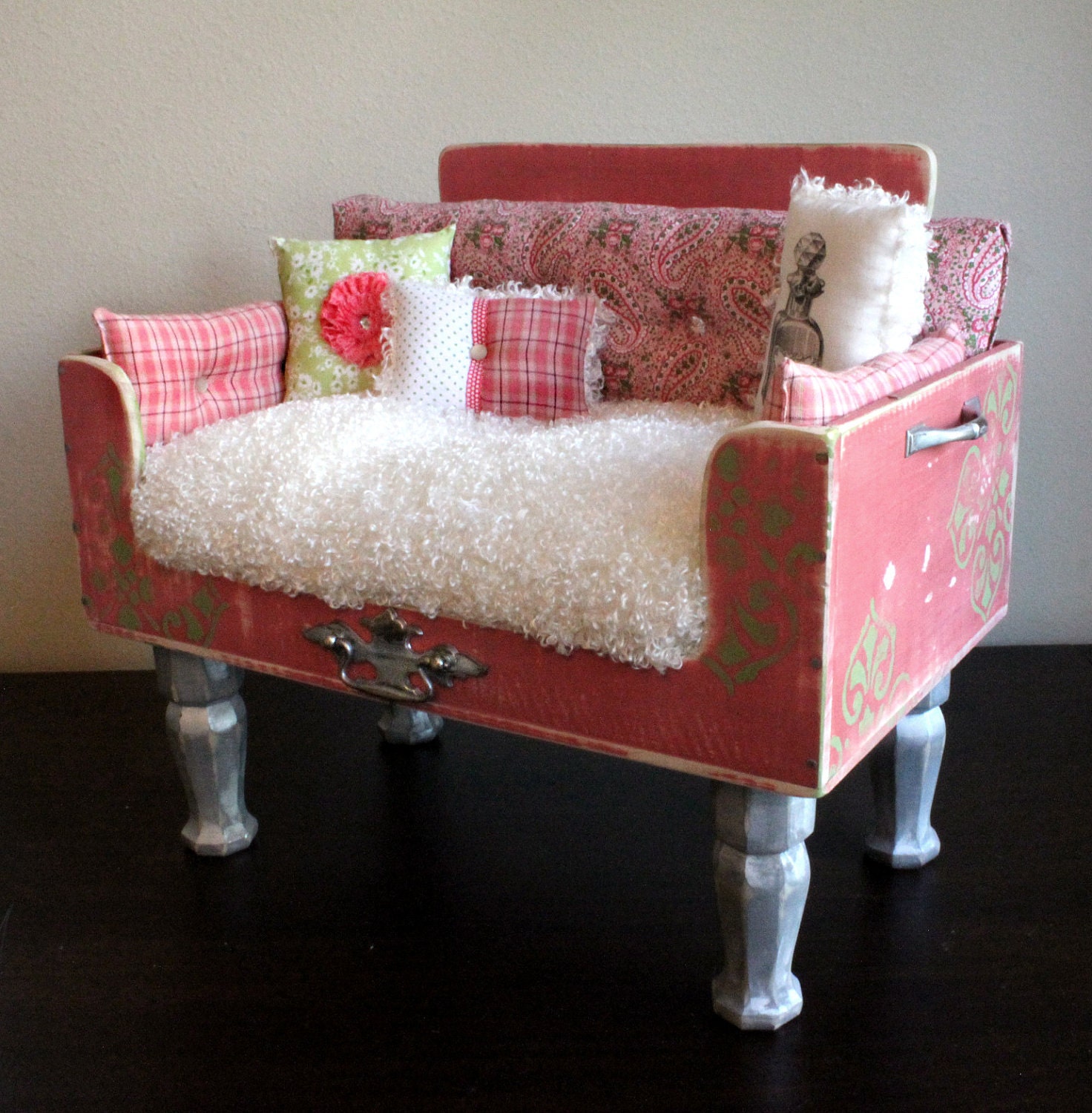 Dog Beds, Exquisite Pet Loungers. JUST PEACHIE
