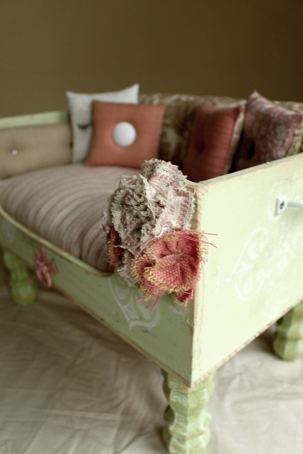 Green and Pink Dog Bed, Cat bed, Isabel Luxury Pet Lounger