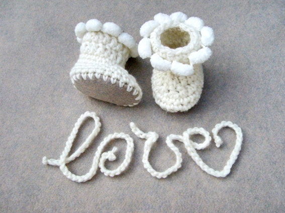 Kids Newborn booties boots shoesBaby Photography prop Kids Handmade Knitting Crochet Infants Newborn photo prop Love