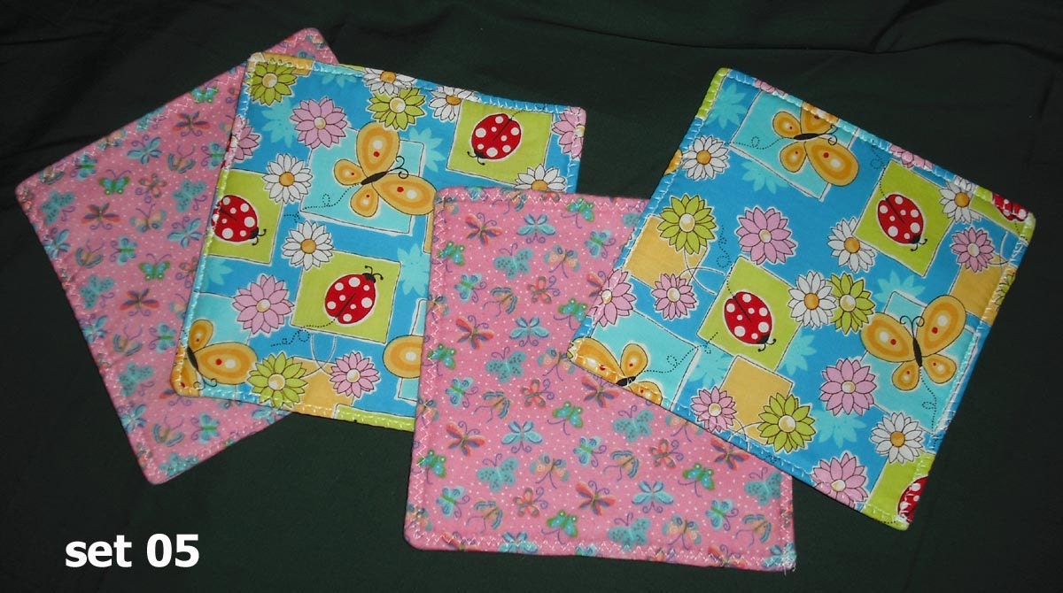 Set of 4 Pot Holders Hot Pads New and Recycled Fabric Cloth Flowers Abstract Batik Leaves Retro Home Kitchen Baking Cooking Trivet Gift