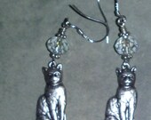 Sitting cat with clear crystal beads