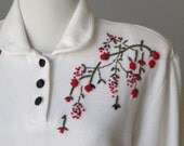 Sweater / top / white / Hand embroidery /  Peter Pan collar / vintage / 60s
