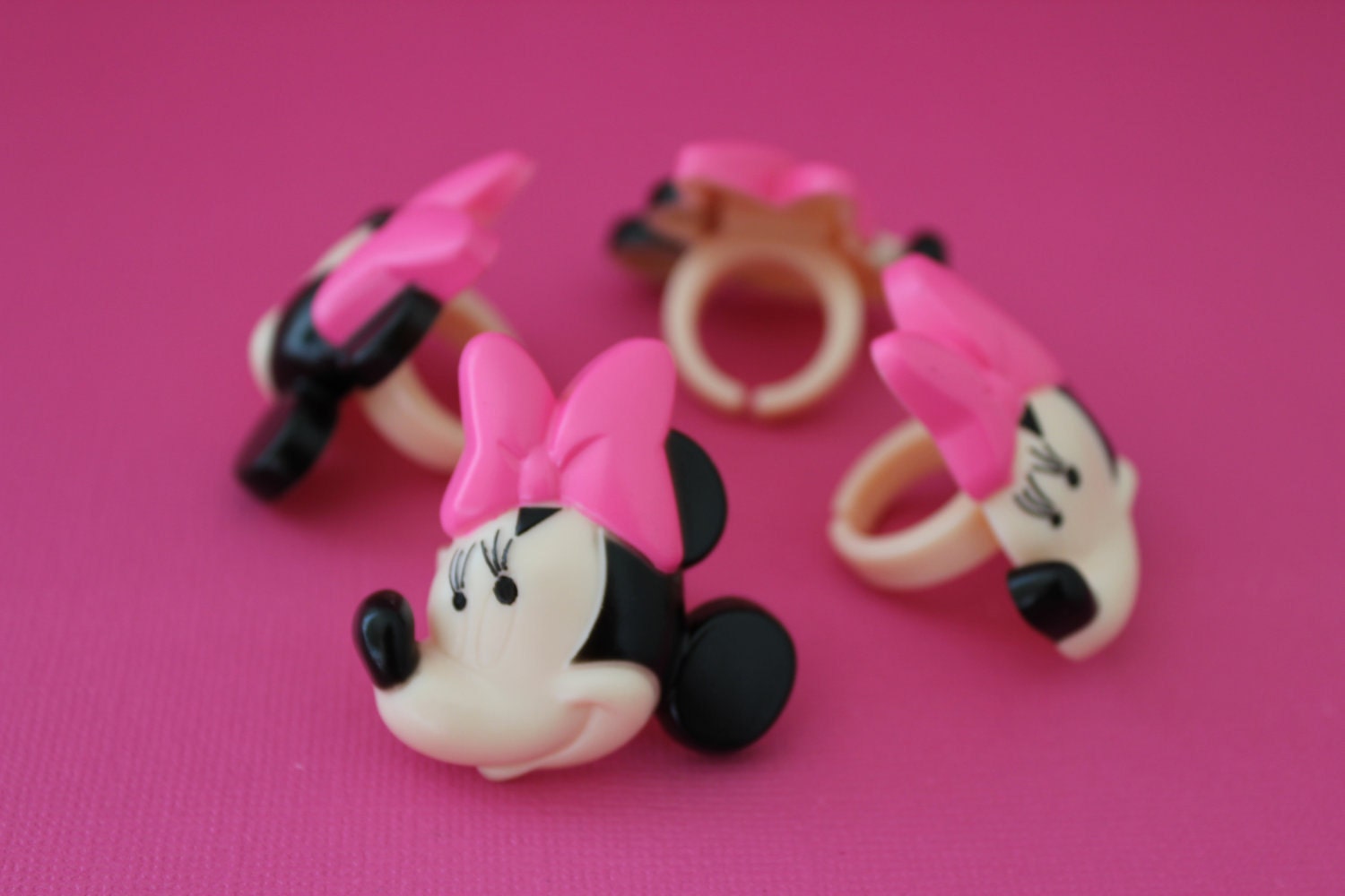 24 Minnie Mouse Cupcake Topper Rings