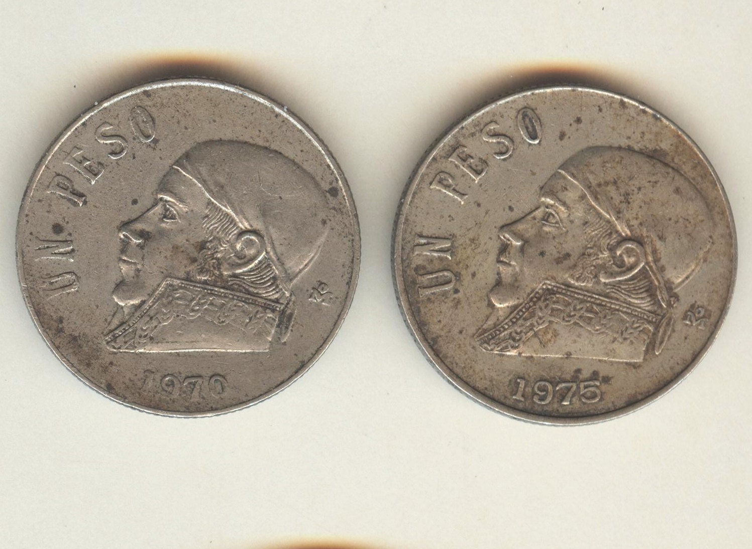 1975-Mexico-1-Peso---Clashed-Dies,-Lathe-Lines,-Split-Hair