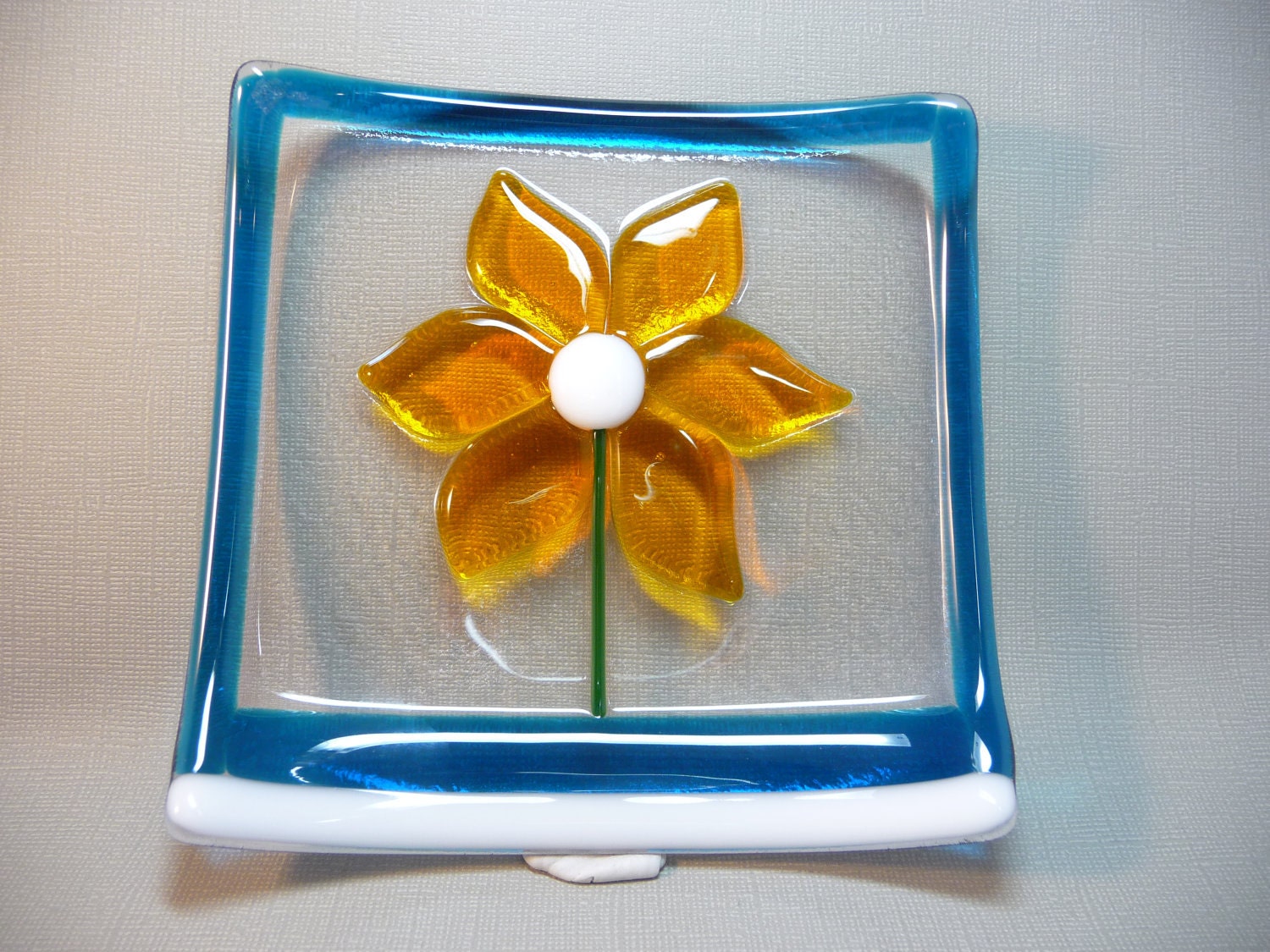 Handmade 5.25inch square  Fused Glass Daisy Plate-Sushi-Candy Dish-Coin bowl-OOAK-SRA-transparent glassFREE SHIPPING