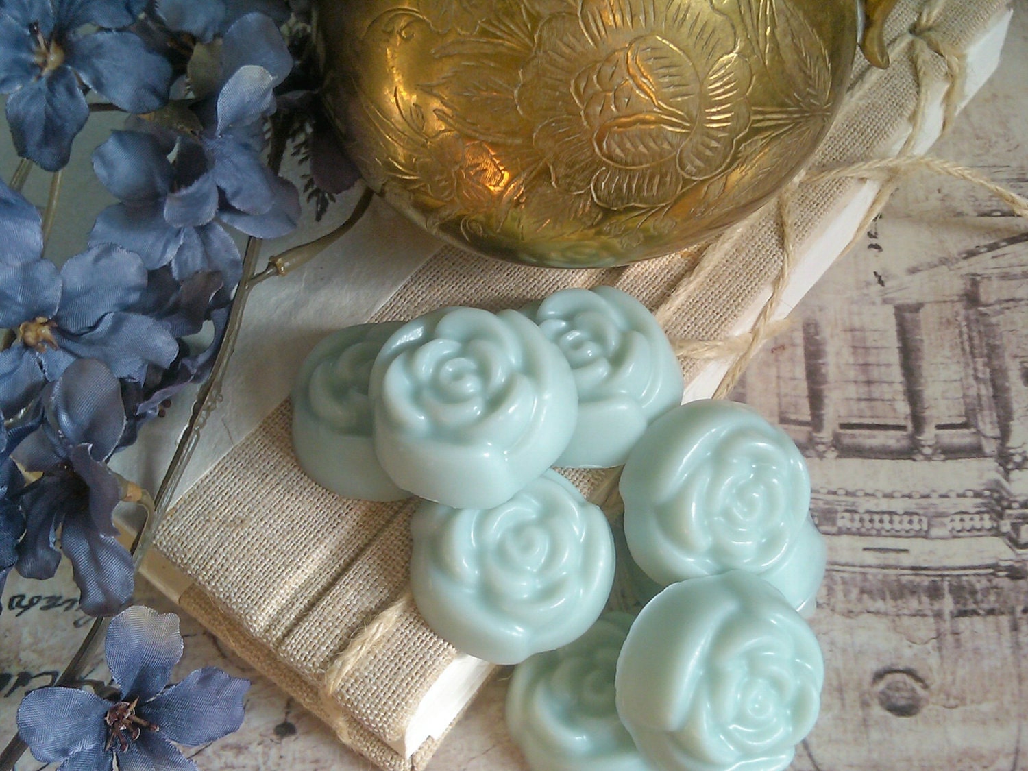 4 (Four) Lilac Scented Soy Candle Tarts - Floral - Sage Green