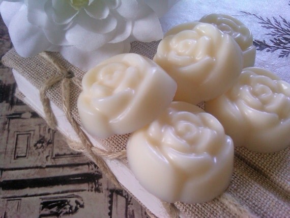 10 (Ten) Gardenia Scented Soy Candle Tarts - Floral - Ivory Cream White