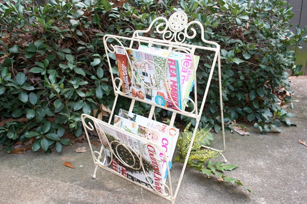 Standing Magazine Rack, Iron, Foldable in Soft Cream color