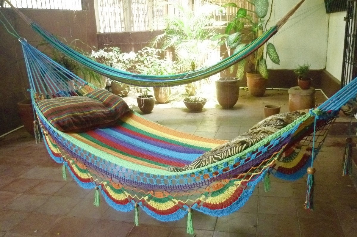 Single Hammock hand-woven Natural Cotton Special Fringe, Symmetric Color Combination