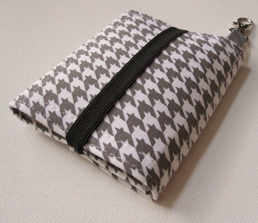 Nerd Herder gadget wallet in Pert Peony for iPod, Droid, iPhone, camera, earbuds, SD cards, USB, extra batteries, guitar picks,