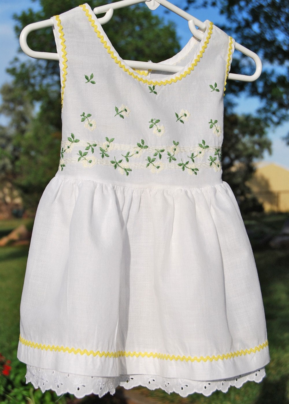 Vintage Girl's Summer White Yellow Linen Dress sz 2 or 3