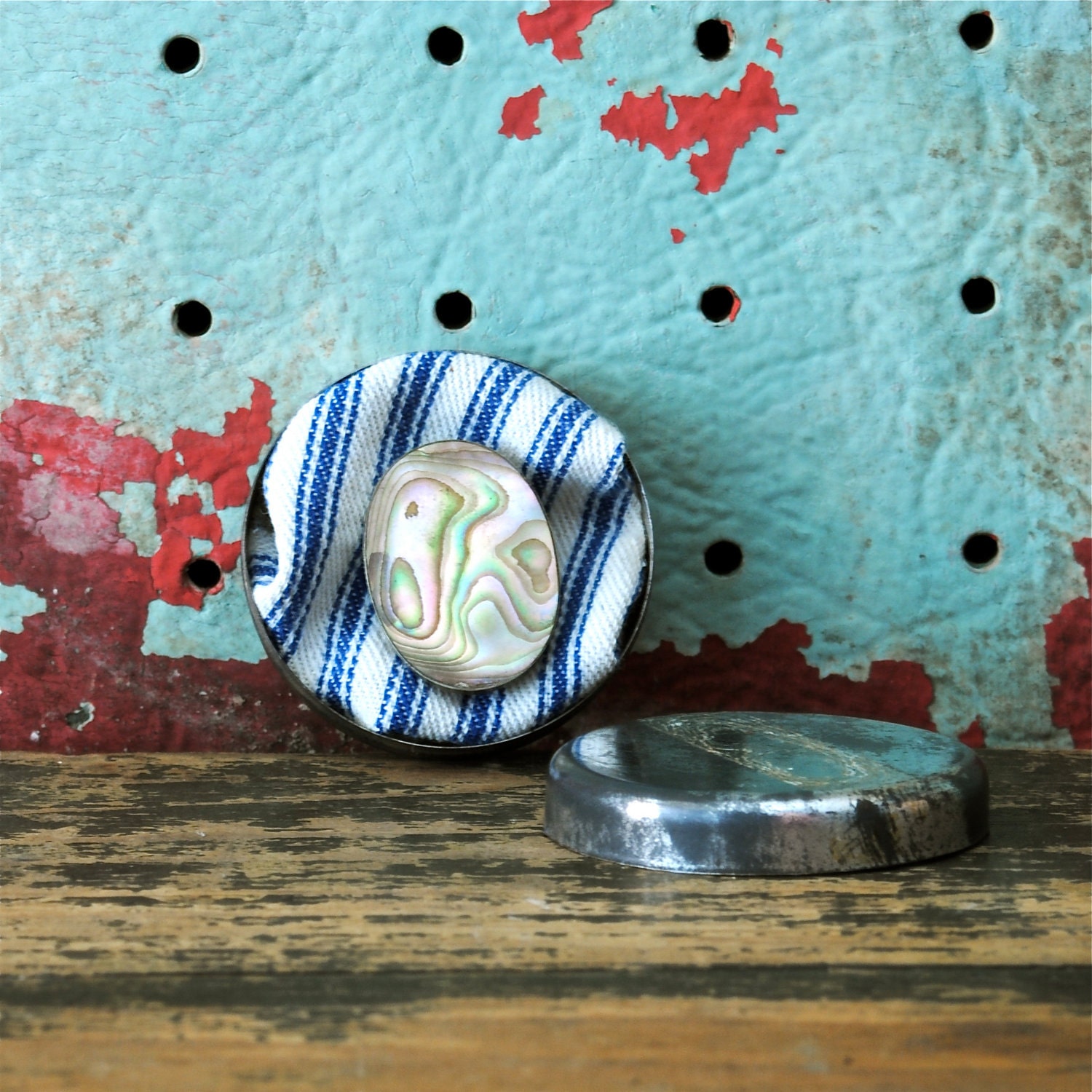 vintage c. 1930 Mother of Pearl Oval Brooch