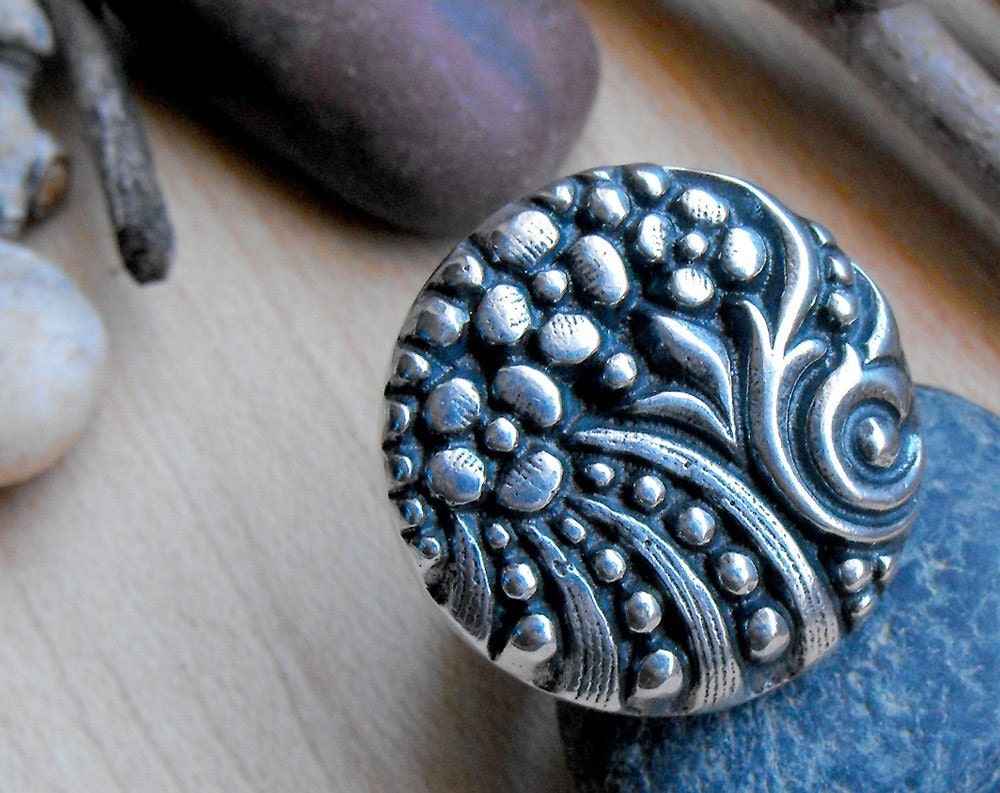 Special heavy and solid modernist ring (30 gr of ONLY STERLING SILVER)