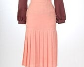 Peach midi-length kick-pleat skirt - size medium / large