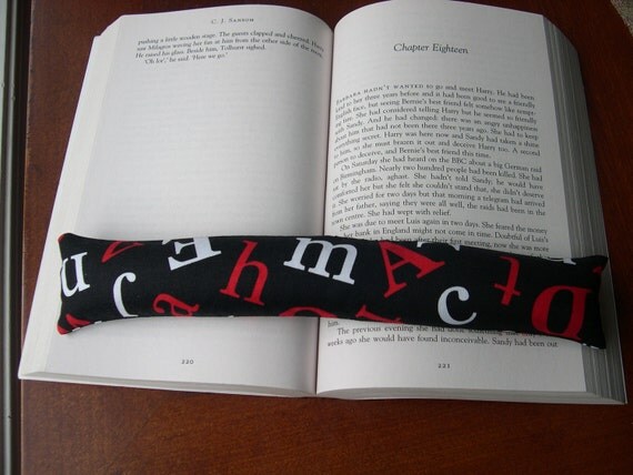 Cotton Book Weight in black, white and red fabric for Reading