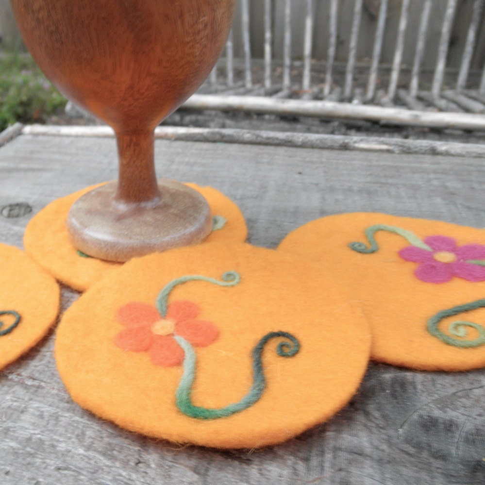 Felted Swirl Stem Flower Coaster Set