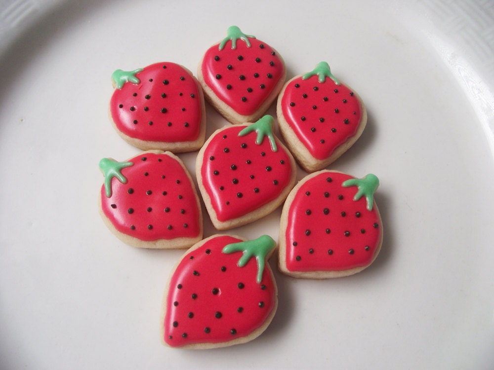Mini strawberry sugar cookies - 3 dozen