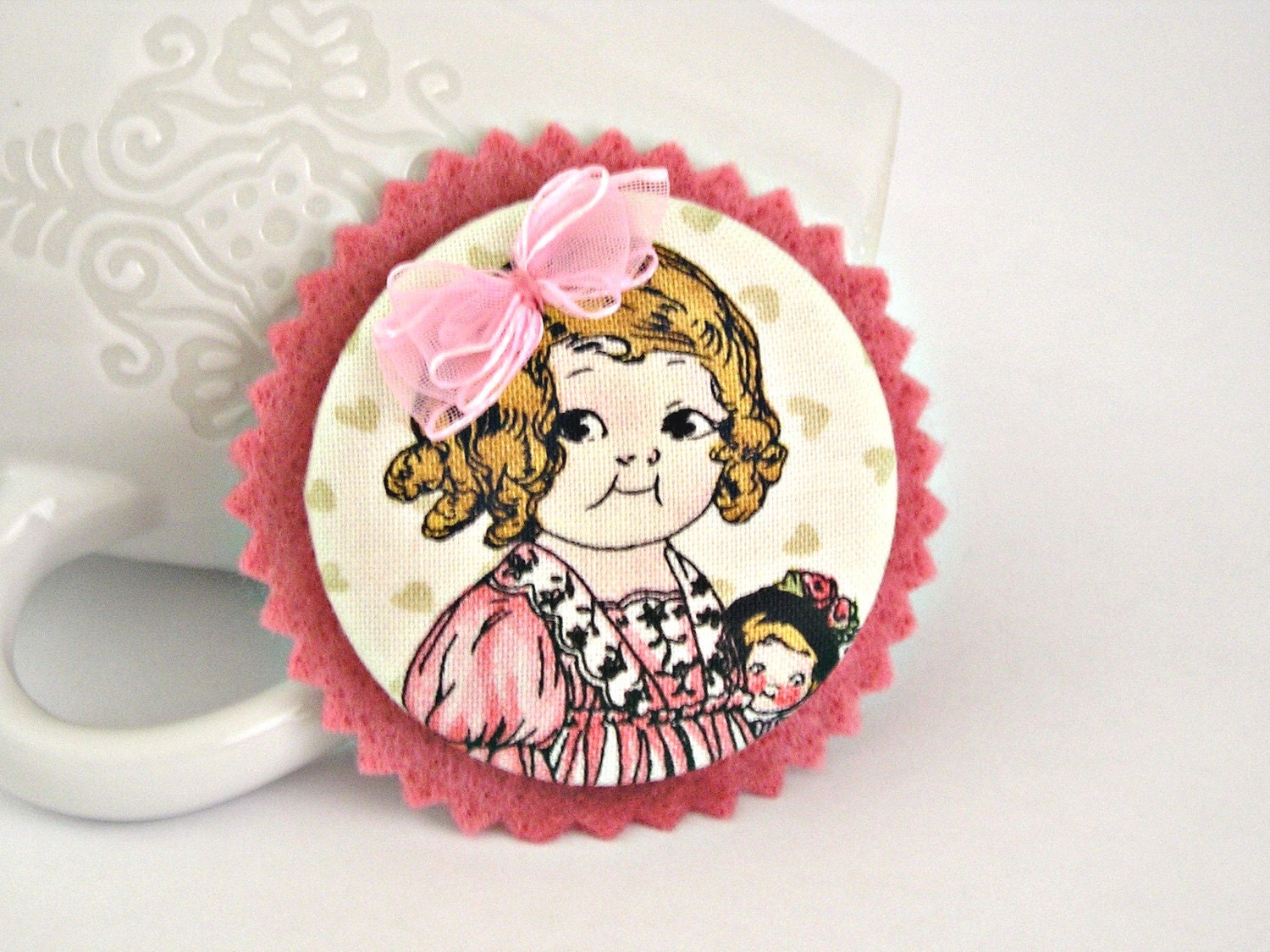 Evelyn - Pink fabric and felt OOAK button brooch
