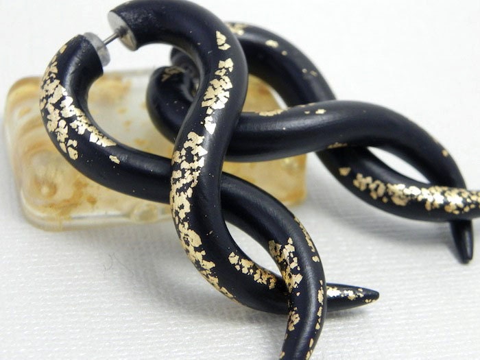 Fake Plugs- Infinity Twist-Classy in Black by Lyssasstuff on Etsy