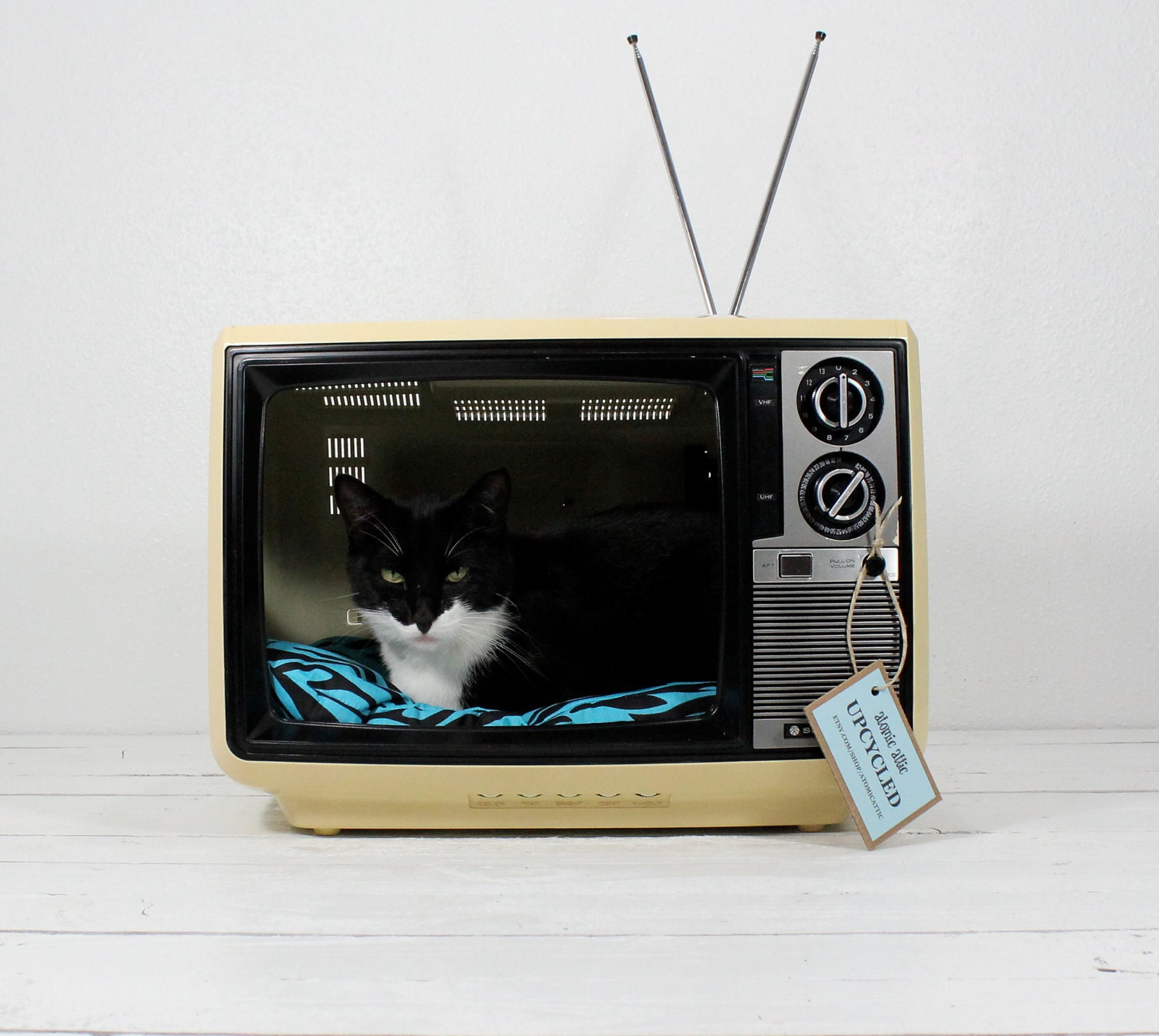 Upcycled Vintage Sanyo TV Pet Bed