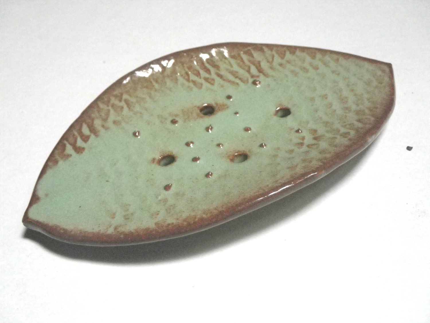 Soap Dish with drain holes and elevation points in Pistachio Green