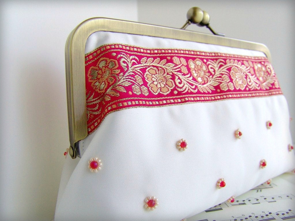 Bridal Clutch Purse, Hand Beaded Ivory Evening Bag. Bridal Fashion
