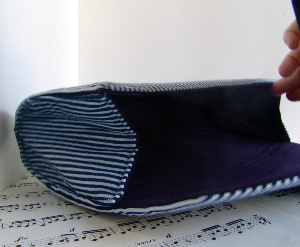 Navy blue nautical clutch with blue anchor cameo. Wedding clutch. Made to order