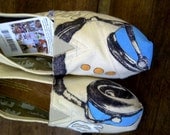 Custom Painted Toms shoes, Headphones
