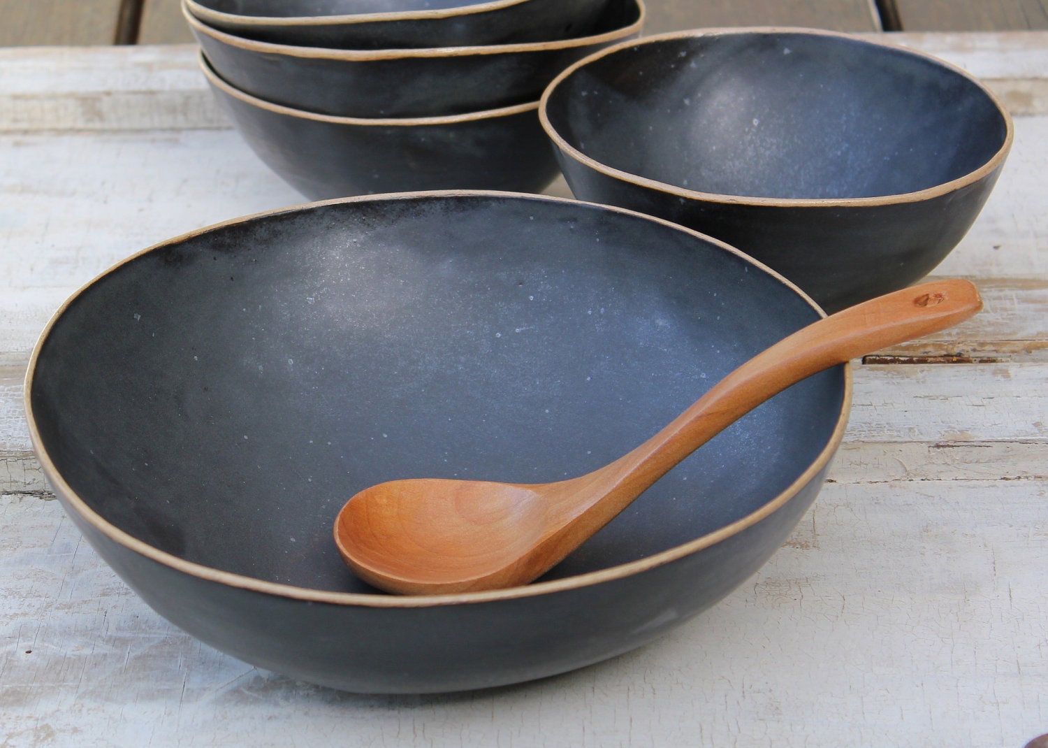black salad bowl