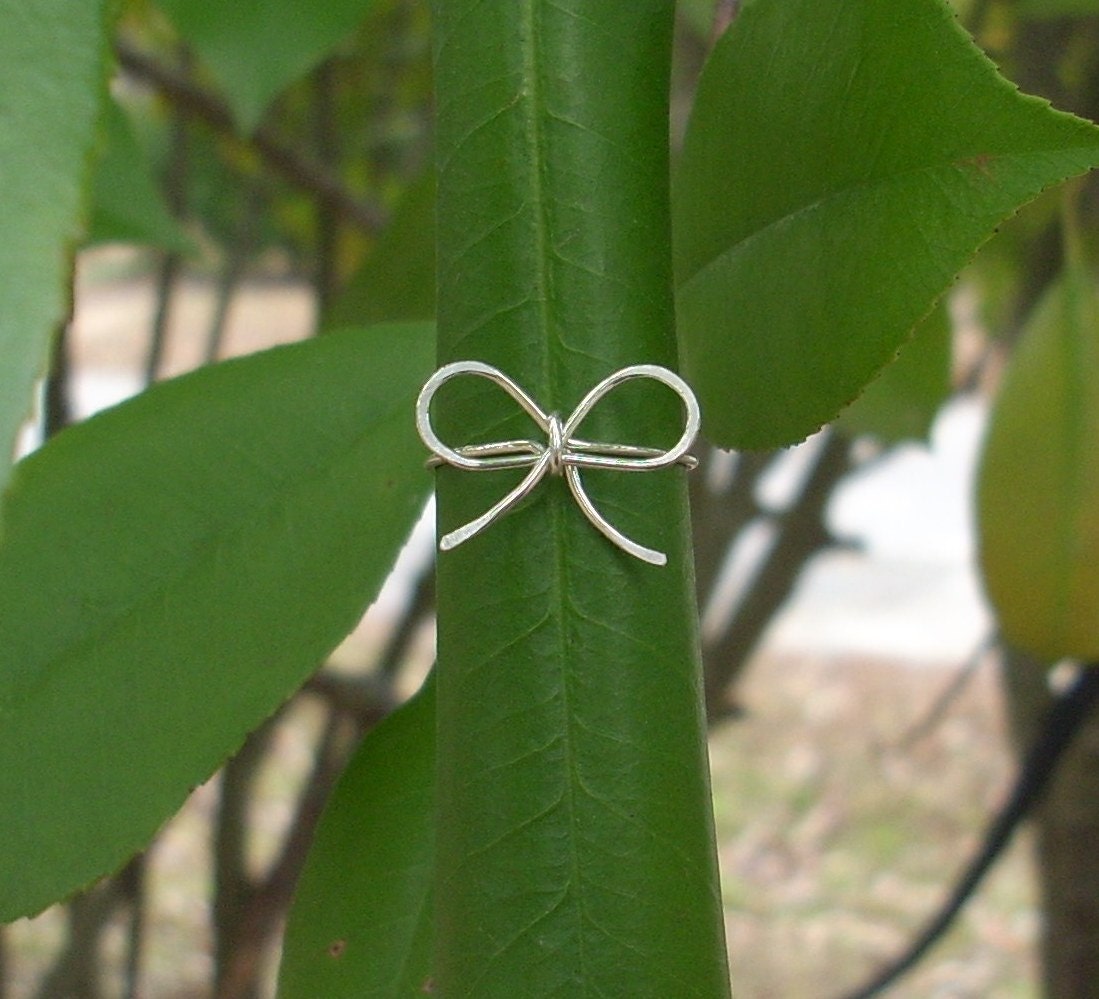 Forget Me Knot. Silver Bow Ring