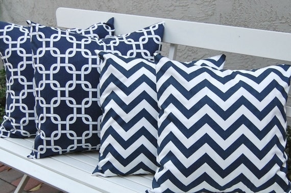 coussin bleu coloré graphique