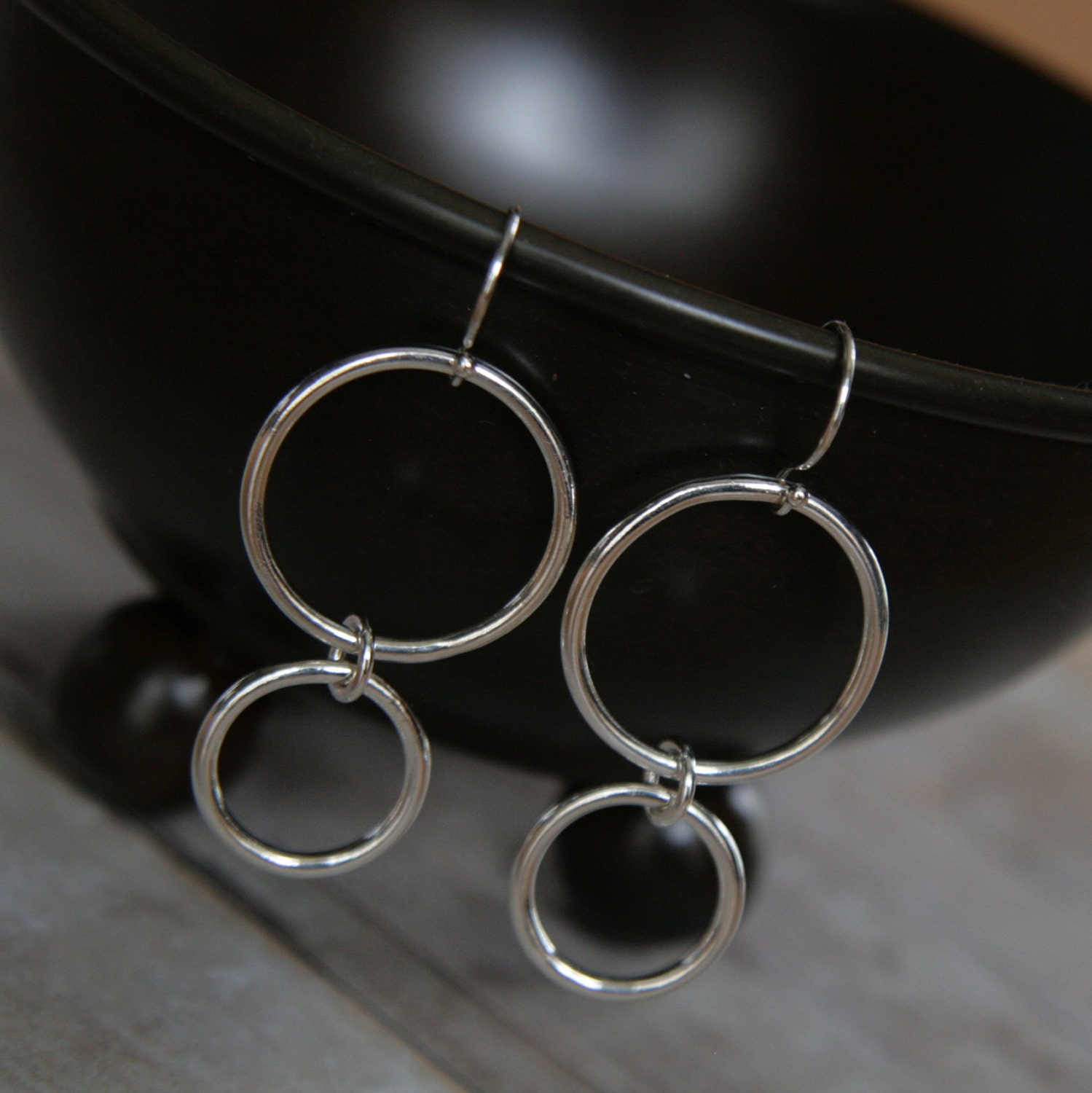 STEP DOWN - fine silver graduated hoops