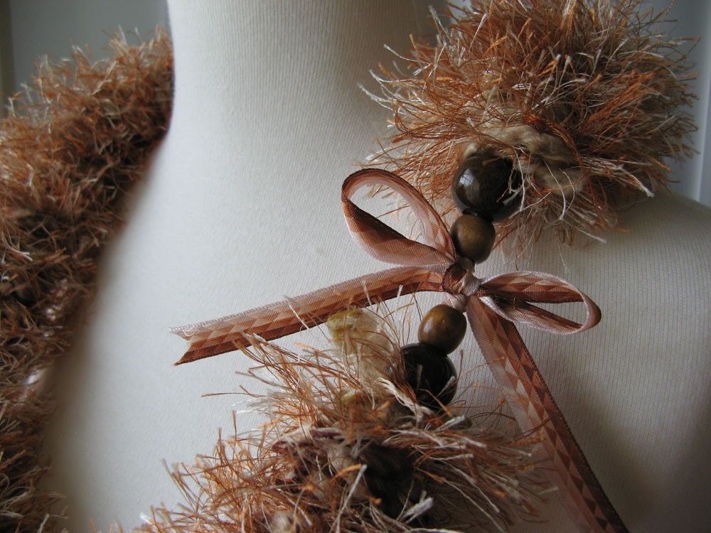 Hawaiian Keepsake Yarn Lei Copper and Champagne