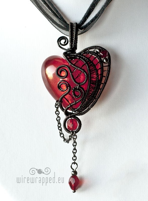 Red Gothic Heart