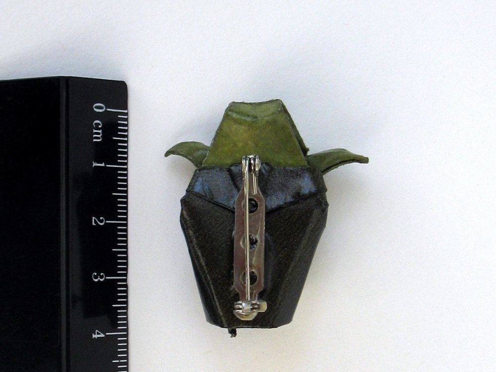 miniature origami yoda pin