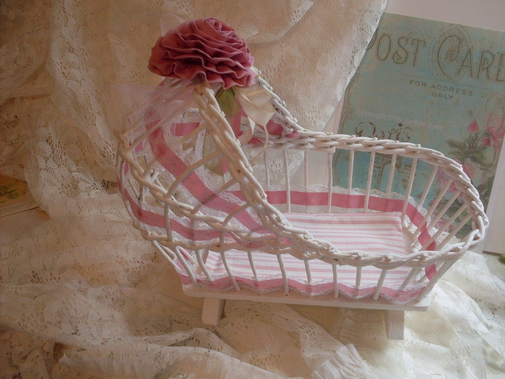 Shabby Chic Vintage White Wicker Doll Basinette