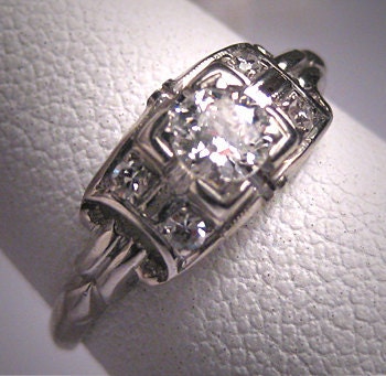 Antique Diamond Wedding Ring 18K Gold Vintage Art Deco