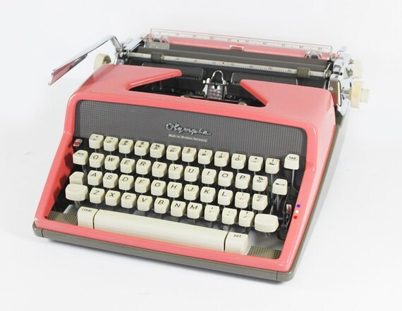 Vintage Pink Olympia DeLuxe SM-7 Manual Typewriter