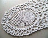 Vintage Hand Crocheted Table Runner Oval Pineapple Doily