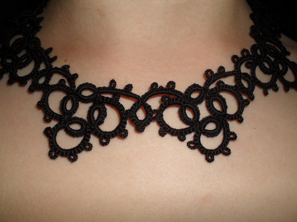 Tatted necklace