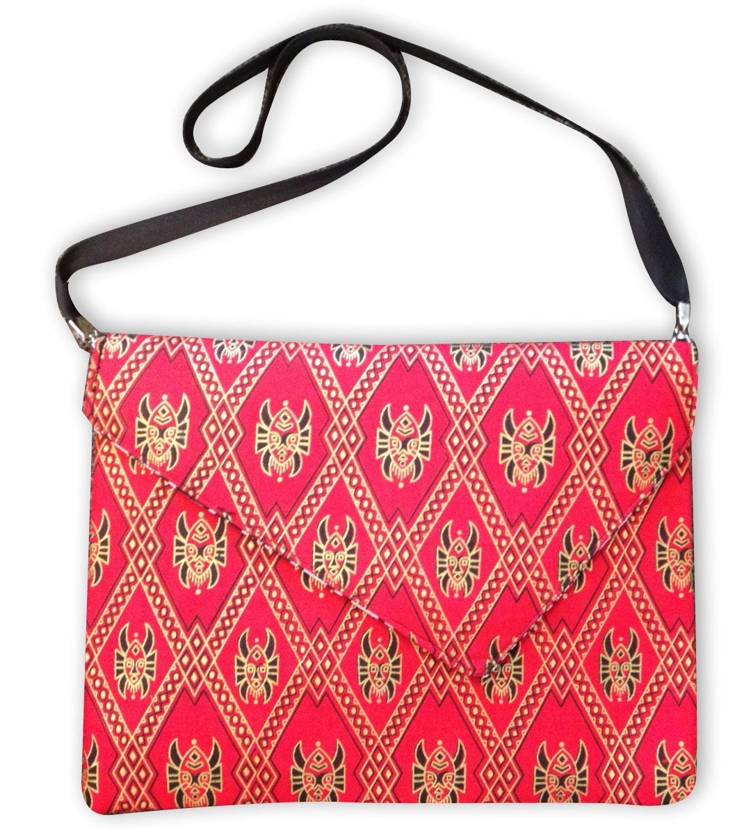 MacBook Pro 17" Carrier in Tiki Mask wax print