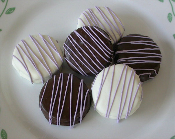 60 edible wedding cookie favors - Dipped Double Stuf Oreo Cookies for bridal showers, baby showers, birthday party favor Il_570xn
