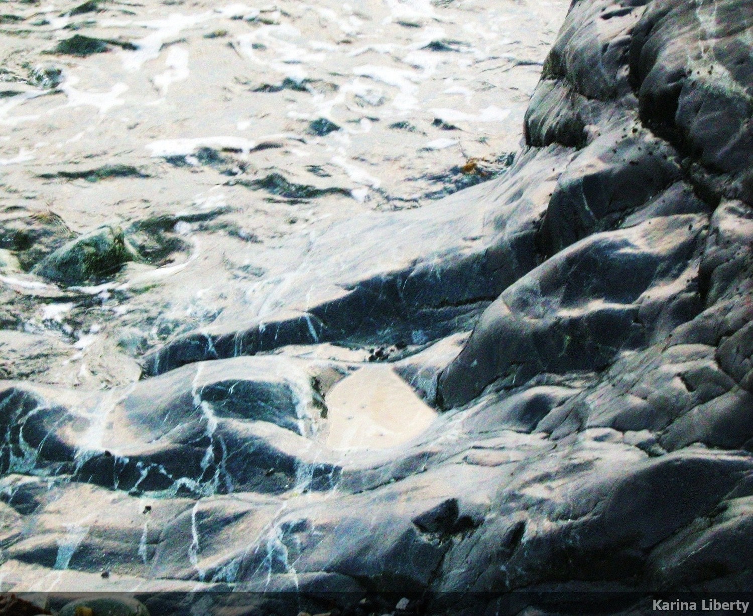 Gentle Wave - Photography landscape nature ocean - digital art print - 8 x 10