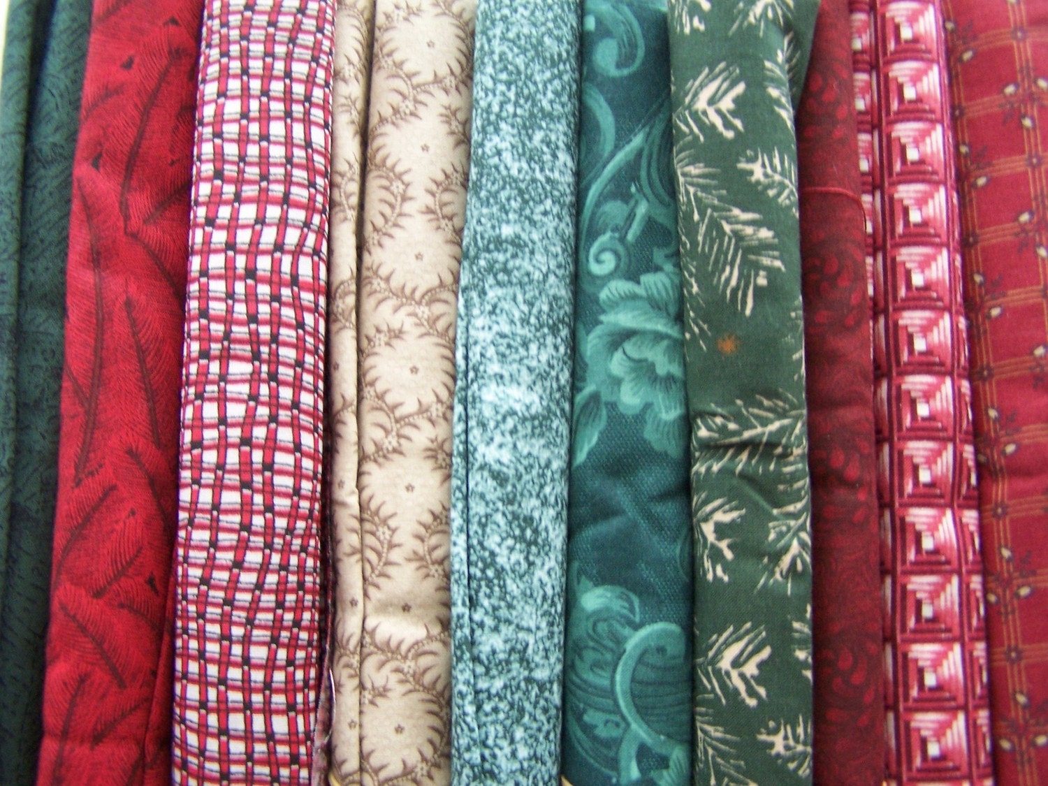 10 Fat Quarters Fabric Red Green Assortment Christmas colors