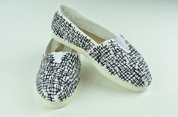 Handpainted canvas shoes. BLACK ALPARGATAS
