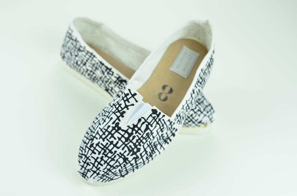 Handpainted canvas shoes. BLACK ALPARGATAS