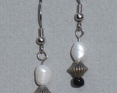Elegant Southwest Earrings - Silver and Freshwater Pearl