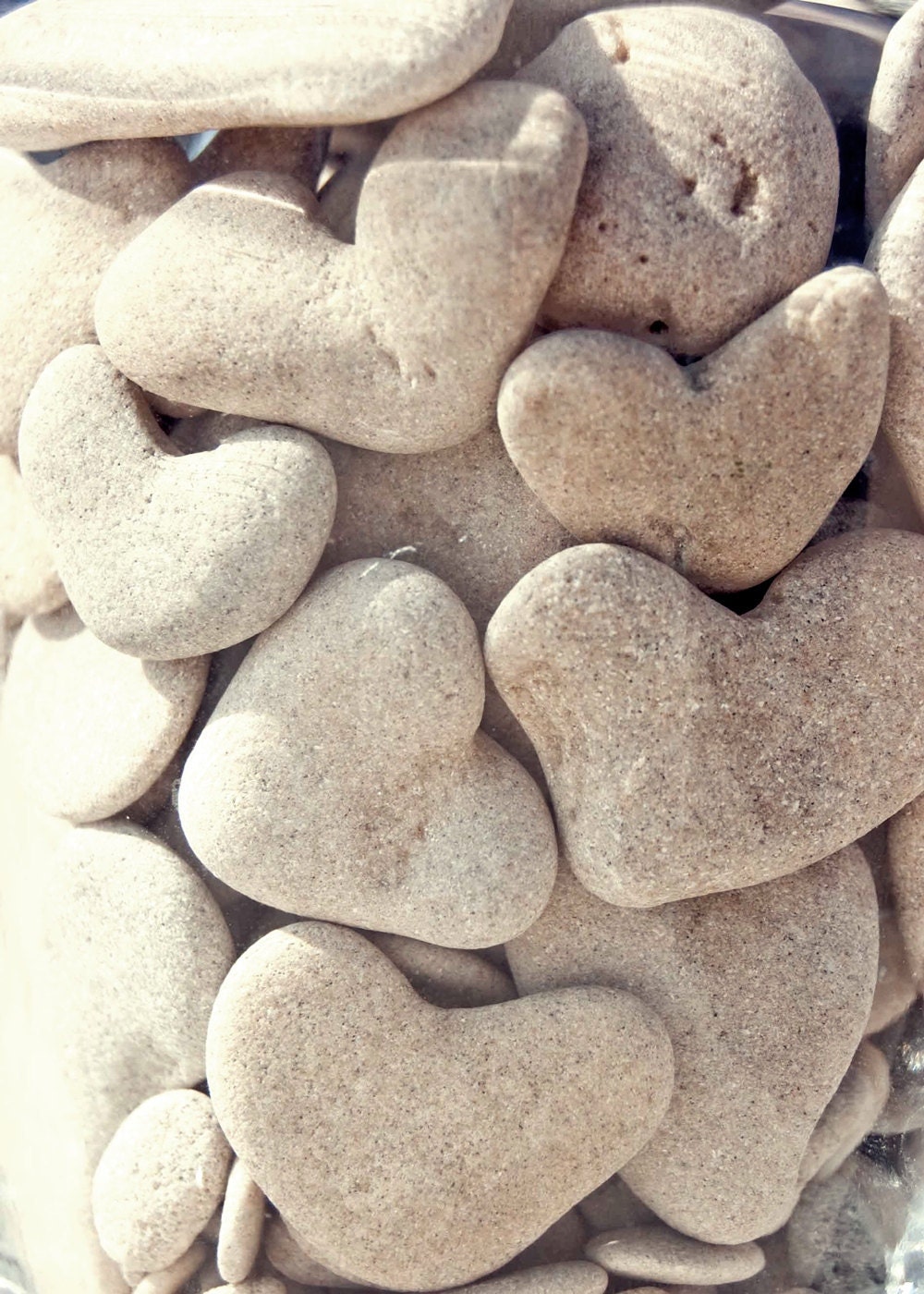 Wedding Favors Eco Friendly - 15 genuine natural heart shaped beach pebbles A