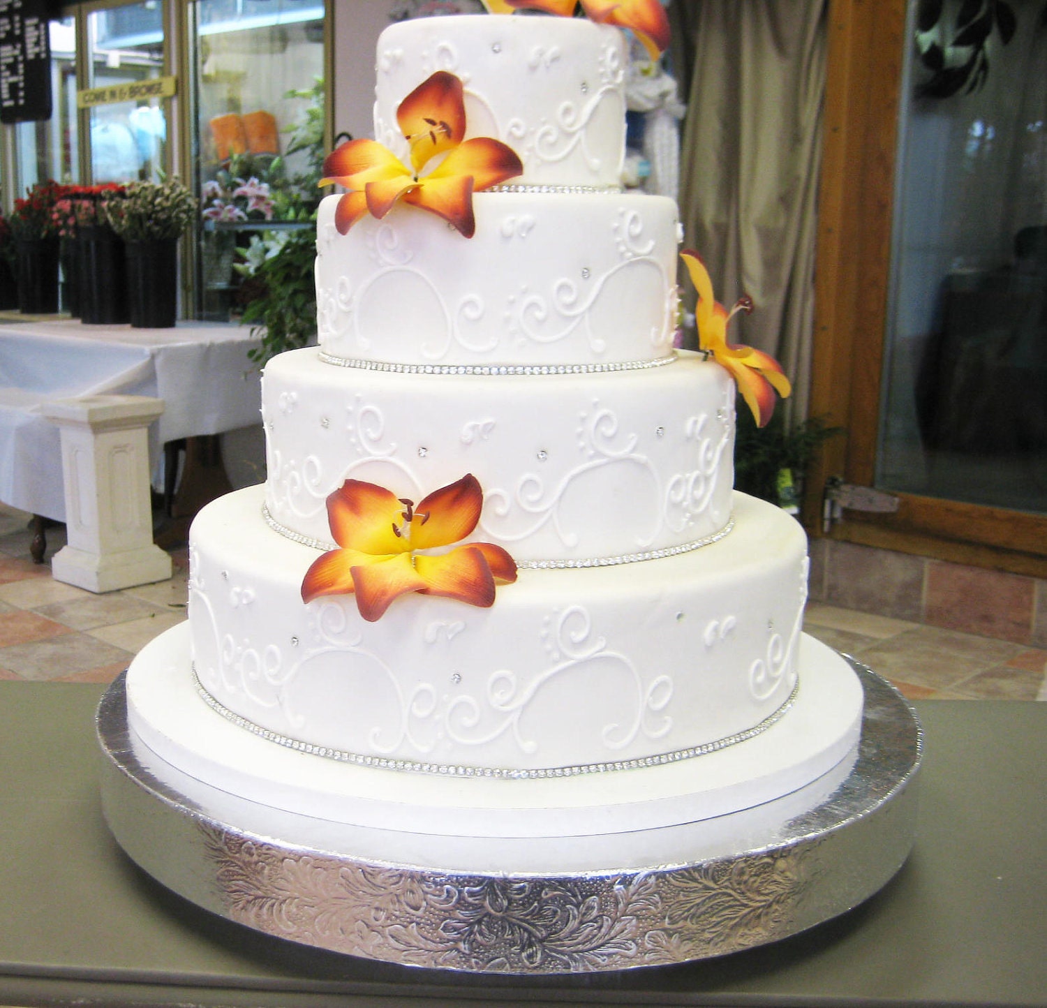 Cake Stand 20 inch Floral Leaf