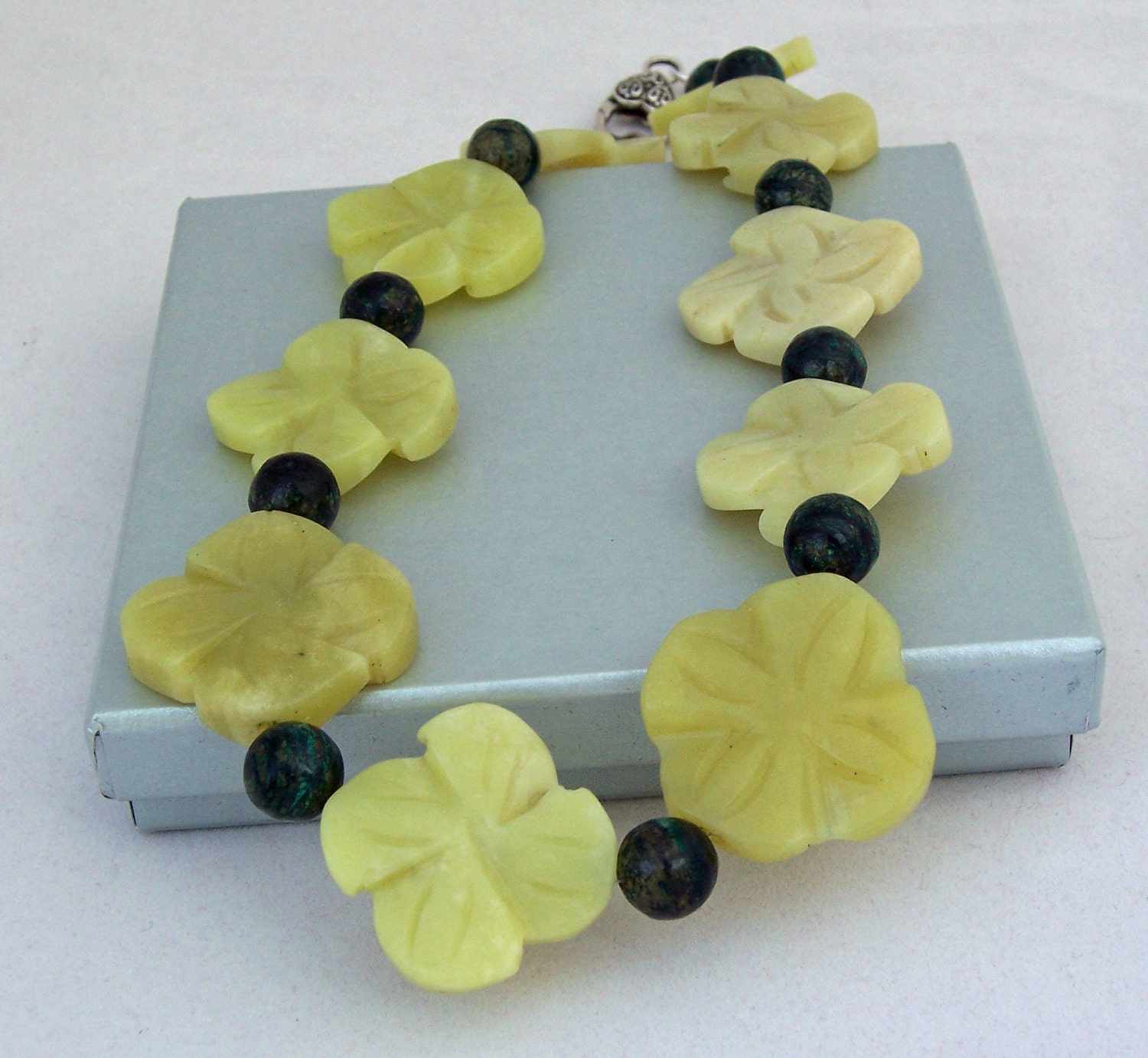 Jade and Chlorite Necklace, Flower Shaped Necklace, Olive Necklace, Green Necklace, Gemstone Neclace, Handmade Jewelry
